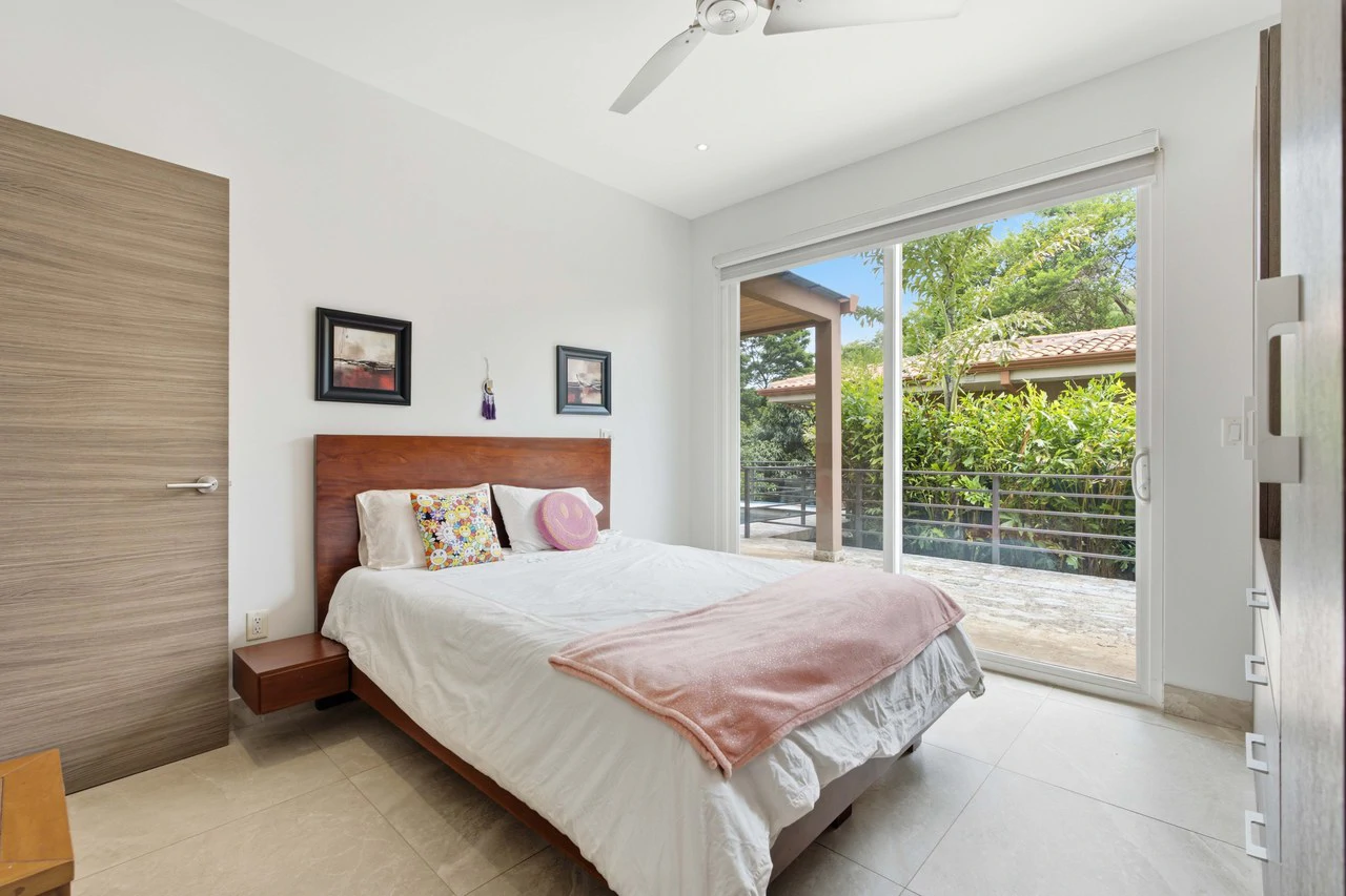 Casa Oasis: 3BR Main Residence + 2BR Guest House with Pool in Mar Vista, Playa Flamingo - Gallery image 12