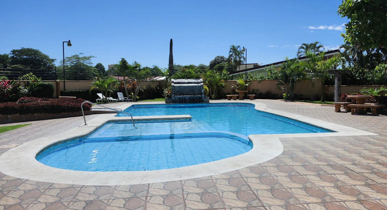 Artistic in Jaco- Quiet and Private 4br/2ba: Walk to the beach, stores, restaurants and the famous Jaco nightlife! - photo 5