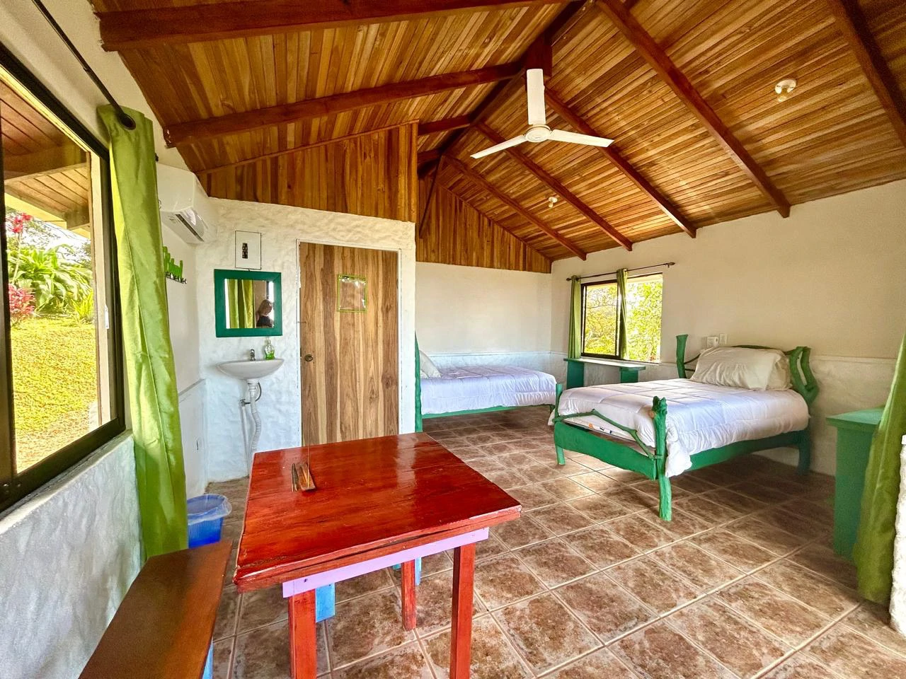 Costa Rica Ecolodge Retreat: Spectacular Views Turnkey Ecolodge Mountain Retreat in the heart of Costa Rica - Gallery image 39