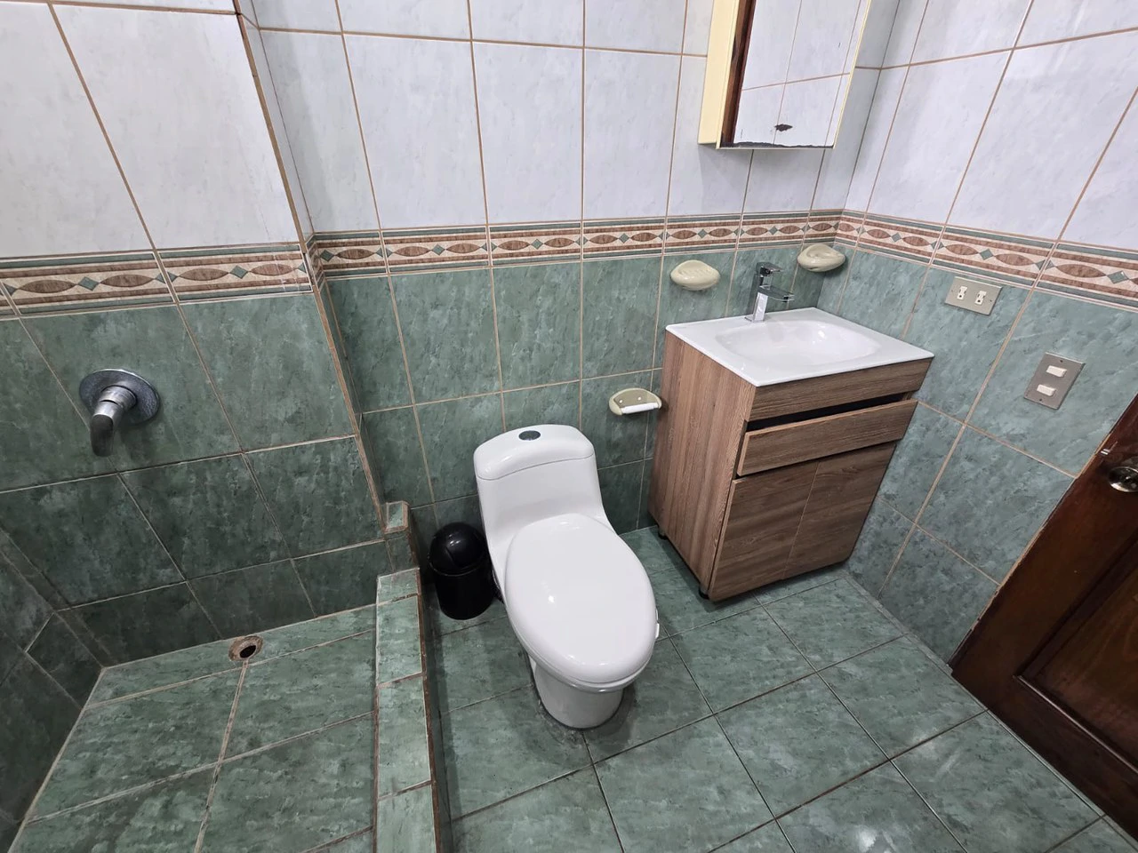LARGE HOUSE FOR SALE IN MERCEDES NORTE, HEREDIA - Gallery image 35
