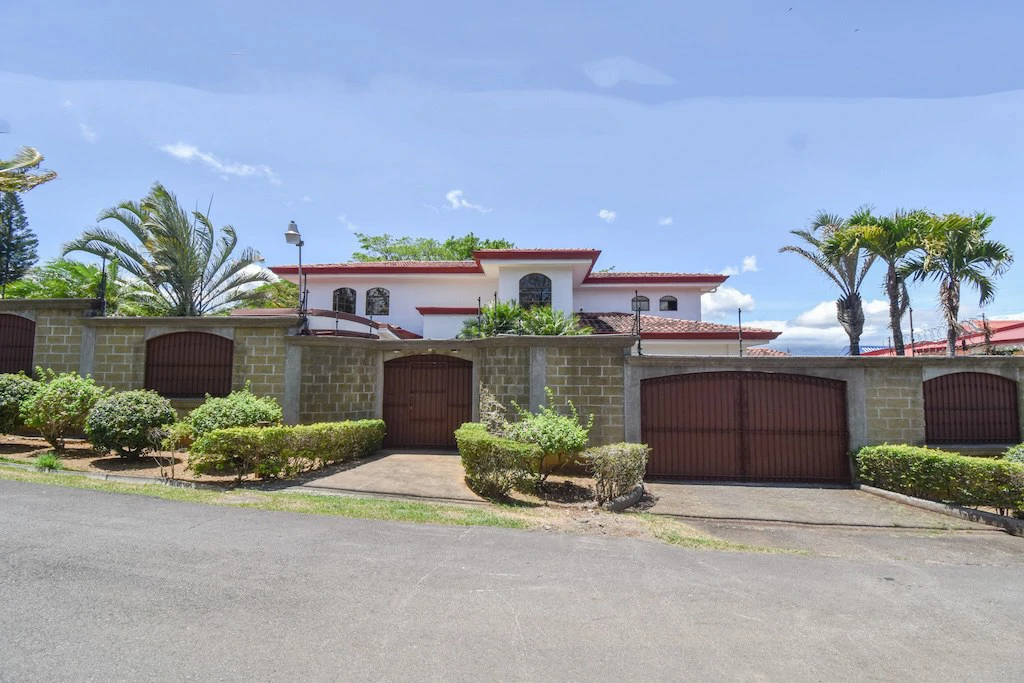 House For Sale in San Rafael - Gallery image 4