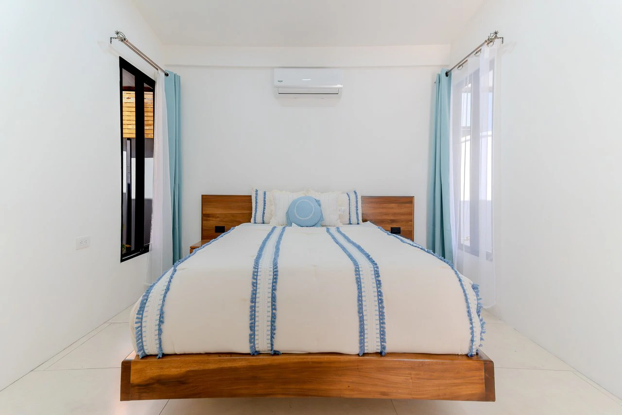 Location,Location, Location – 3-Bedroom Villa Steps from the Beach - photo 13