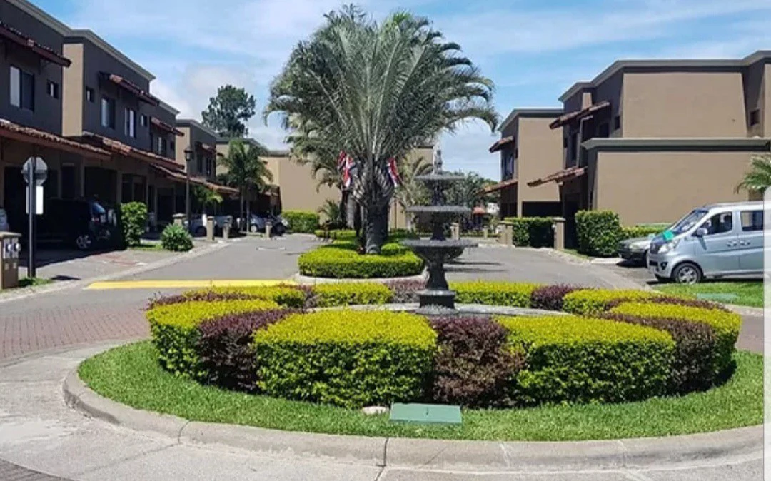 House For Sale in Santa Ana