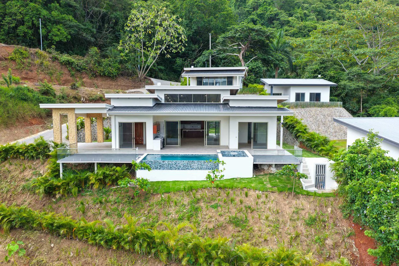 New Contemporary Home with Infinity Pool for Sale in Atenas, Costa Rica