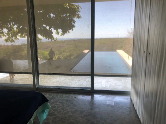 Fine private modern house in spacious ocean view property - Gallery image 16