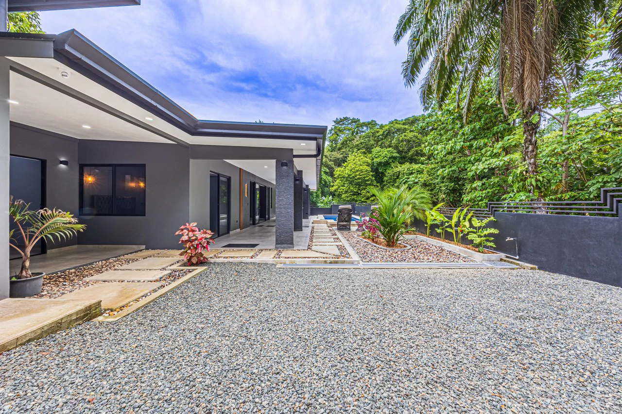 Gorgeous Brand New 3br Home close to Dominical with extra land.: House For Sale in Hatillo - Gallery image 36