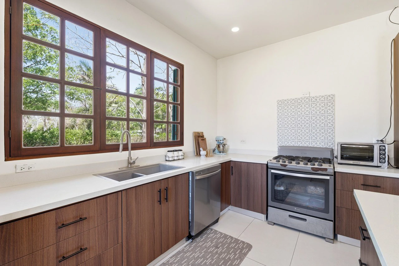 Stella Maris: Tranquil Home Within the Beauty of Altos Los Robles - Gallery image 7