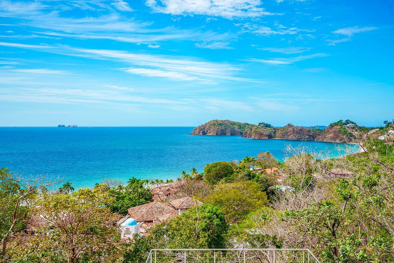 El Palacete Flamingo: 7BR Luxury Home with Vast Ocean Views - Gallery image 31