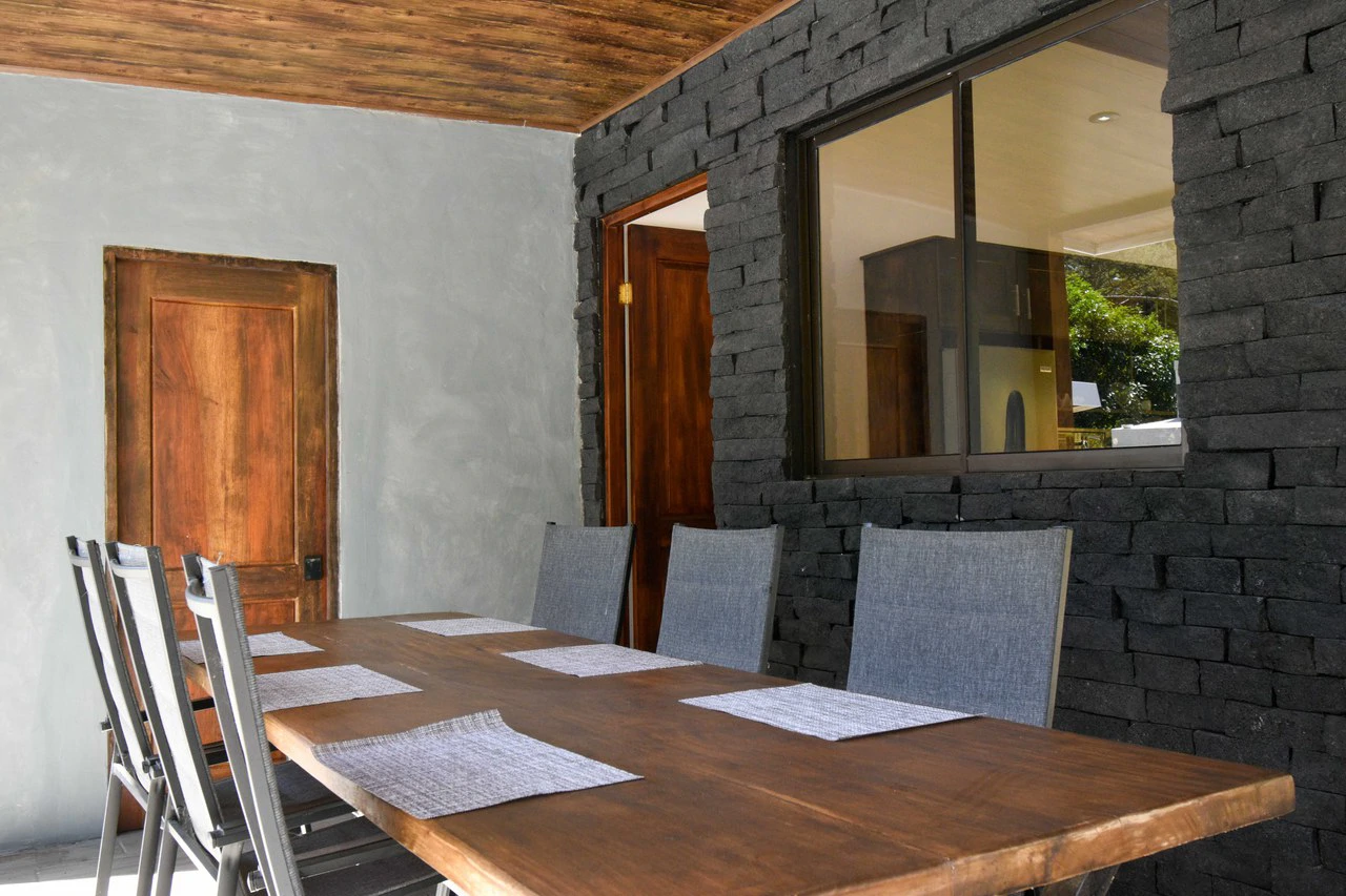 Home and Rental Apartment in Quiet Neighborhood - Gallery image 4