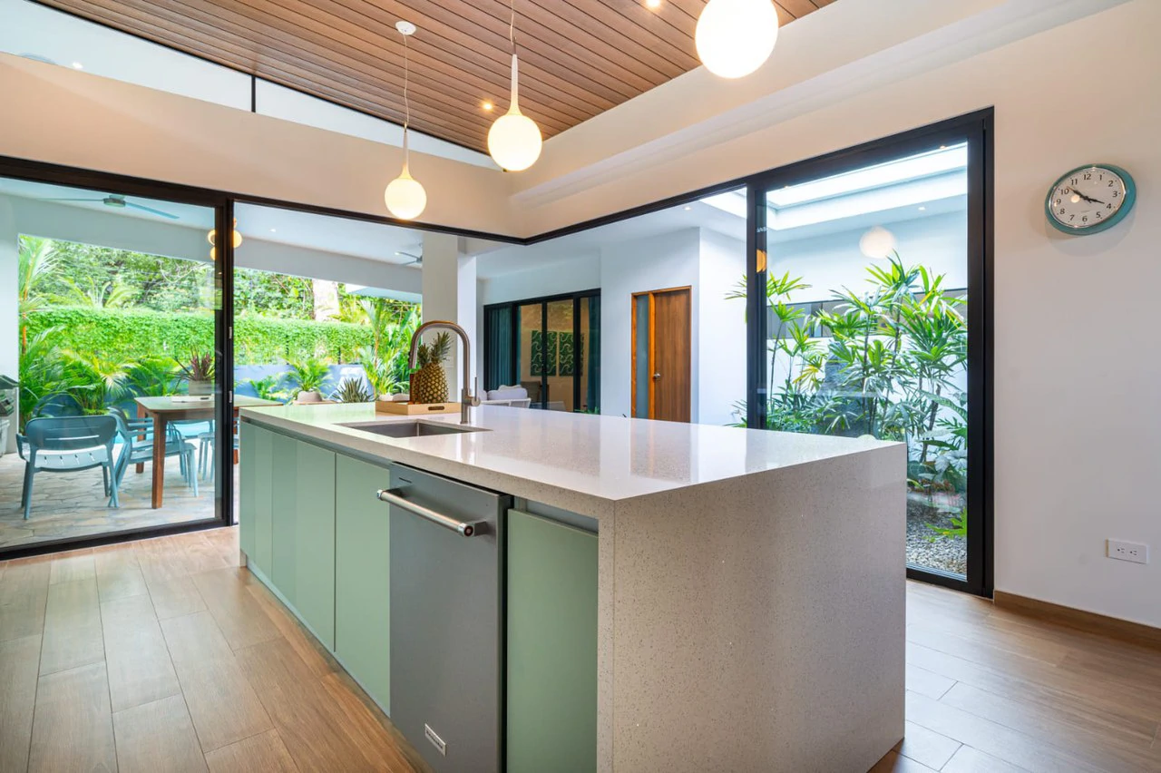 Amazing New Villa Cayman: Solar Powered and Walk to the Beach in Uvita! - Gallery image 41