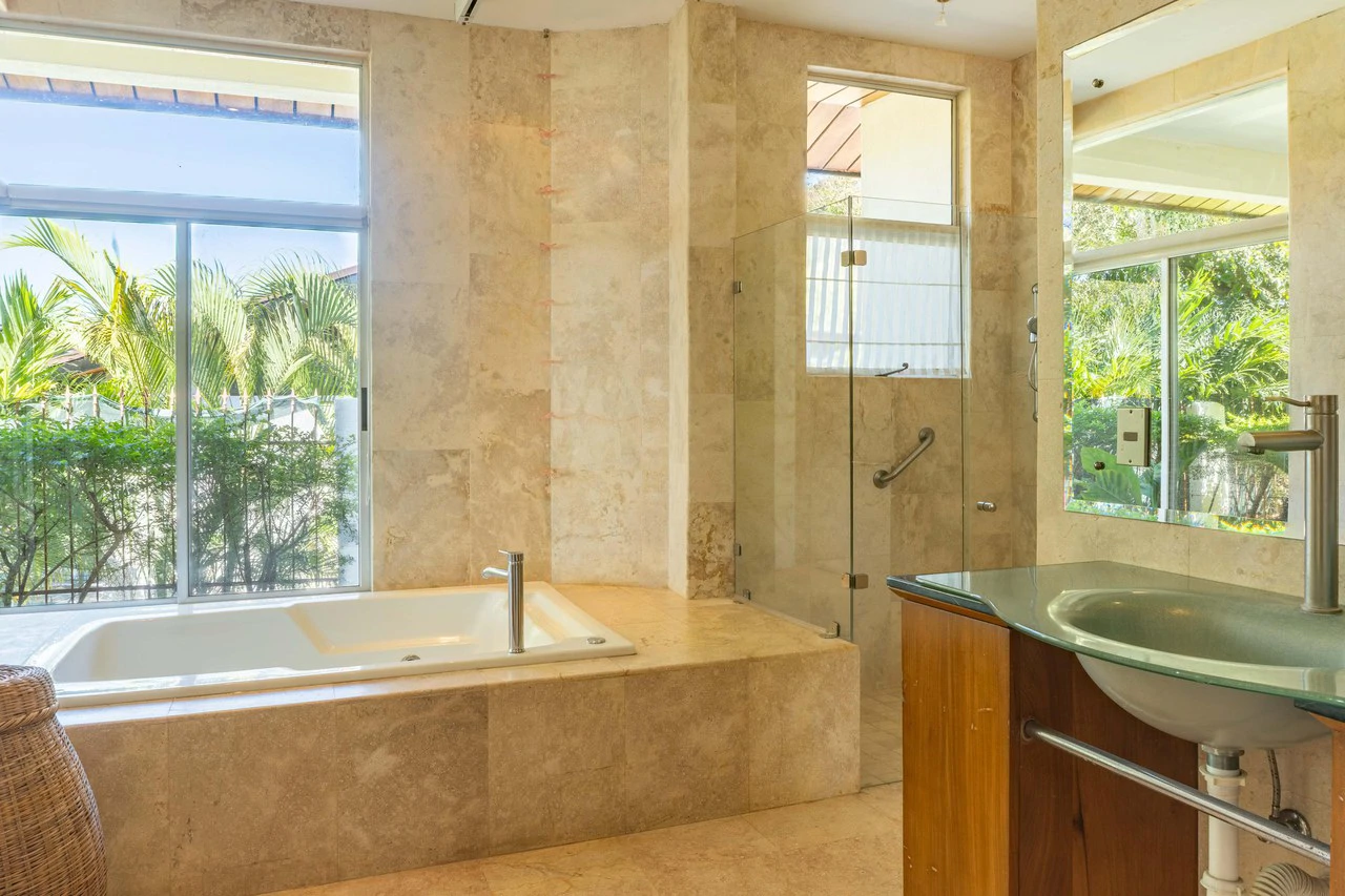 Vista Bahia Estate - Exceptional Luxury Opportunity - Gallery image 15