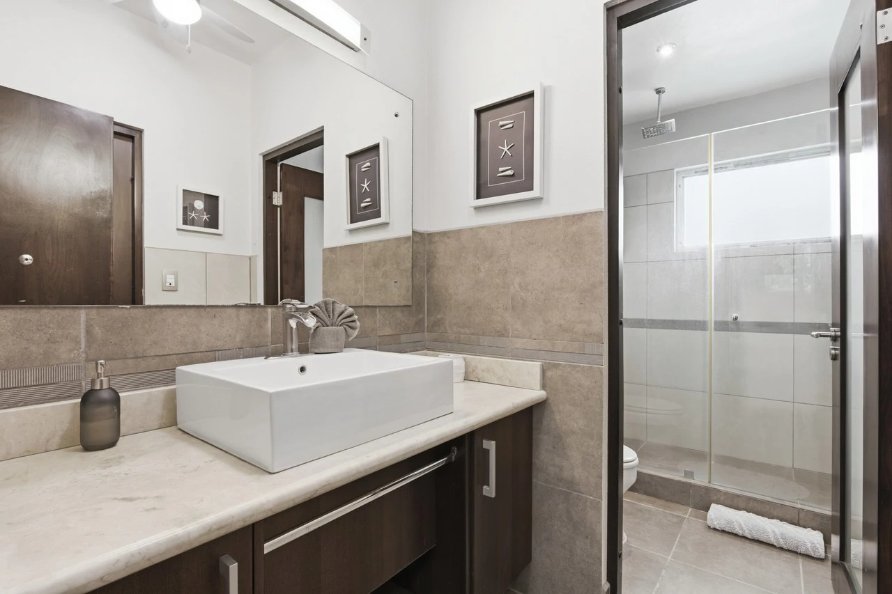 Casa Blanca #8: Spacious 3-Bedroom Condo in Surfside Estates Near Playa Potrero Beach - Gallery image 17