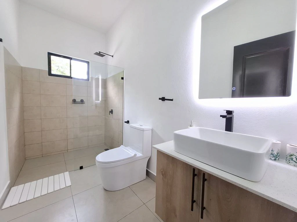 Casa Quetzal del Bosque: Turnkey Tropical Living with Income Potential – Just 5 Minutes from Carrillo Beach - Gallery image 9