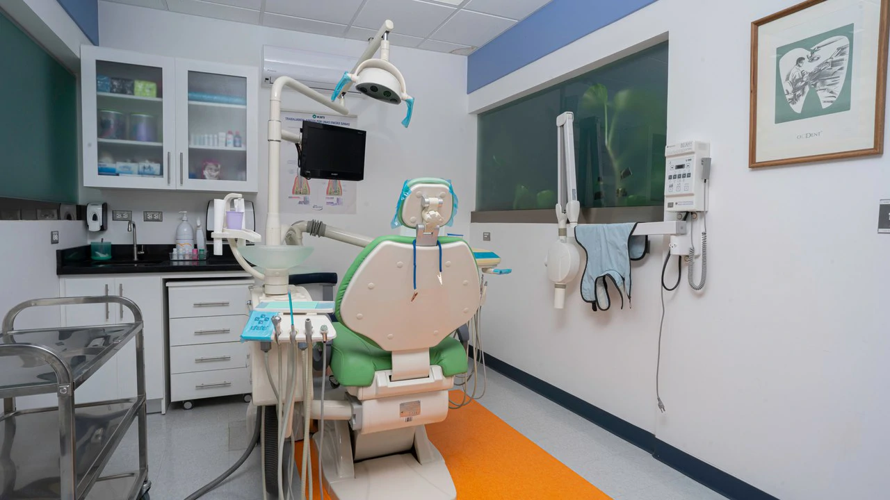 L-130: Building with fully equipped dental clinic - Gallery image 2