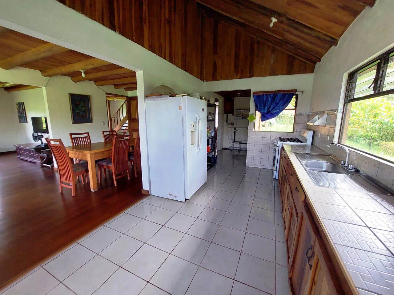 CHALET DEL LAGO - Beautiful A-Frame home in tropical garden - Gallery image 13