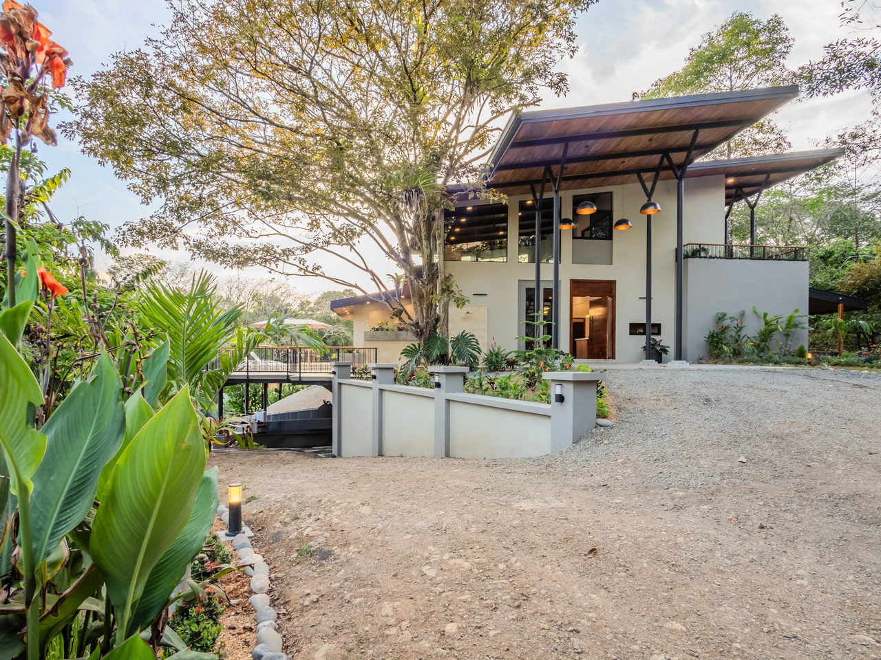 Luxury 3 Bedroom Home with Ocean Views in Downtown Uvita - Gallery image 7