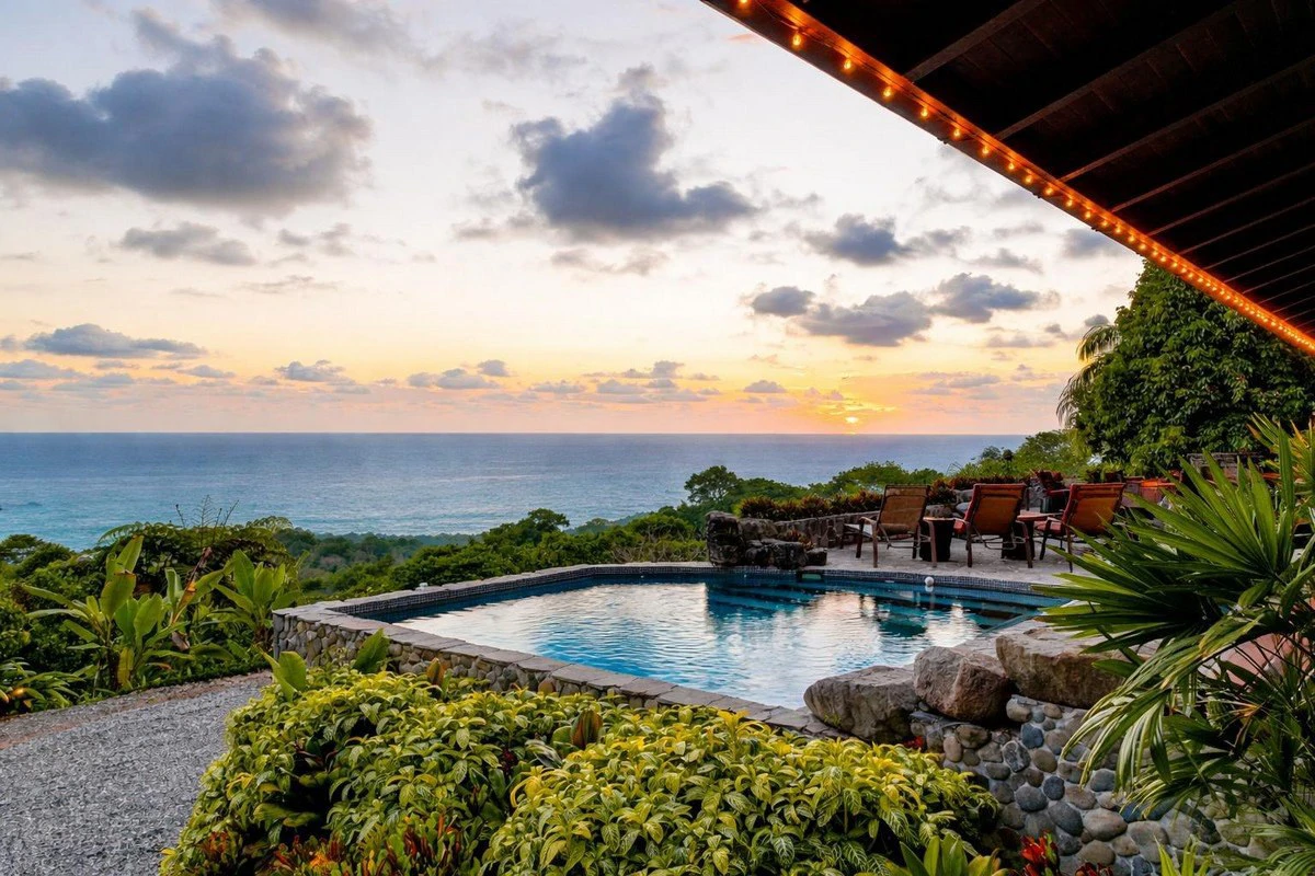 4.6 ACRES – 4 Bedroom Ultra-Private Oceanview Luxury Estate Surrounded by Rainforest!!! - Gallery image 26
