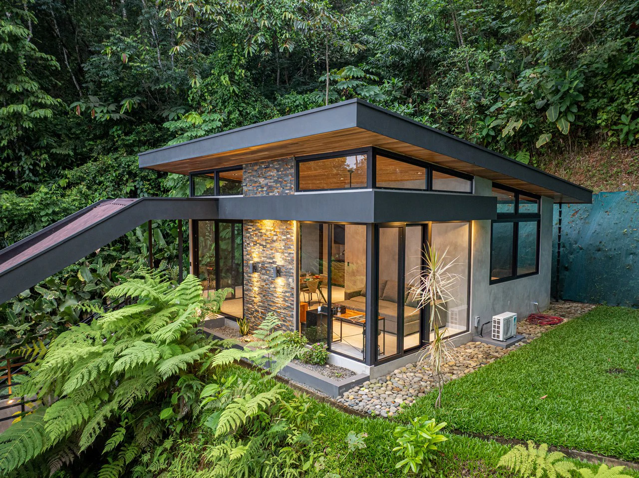 Casa Koules: Architectural 5-Bedroom Oceanview Estate in Prestigious Costa Verde Estates - Gallery image 74