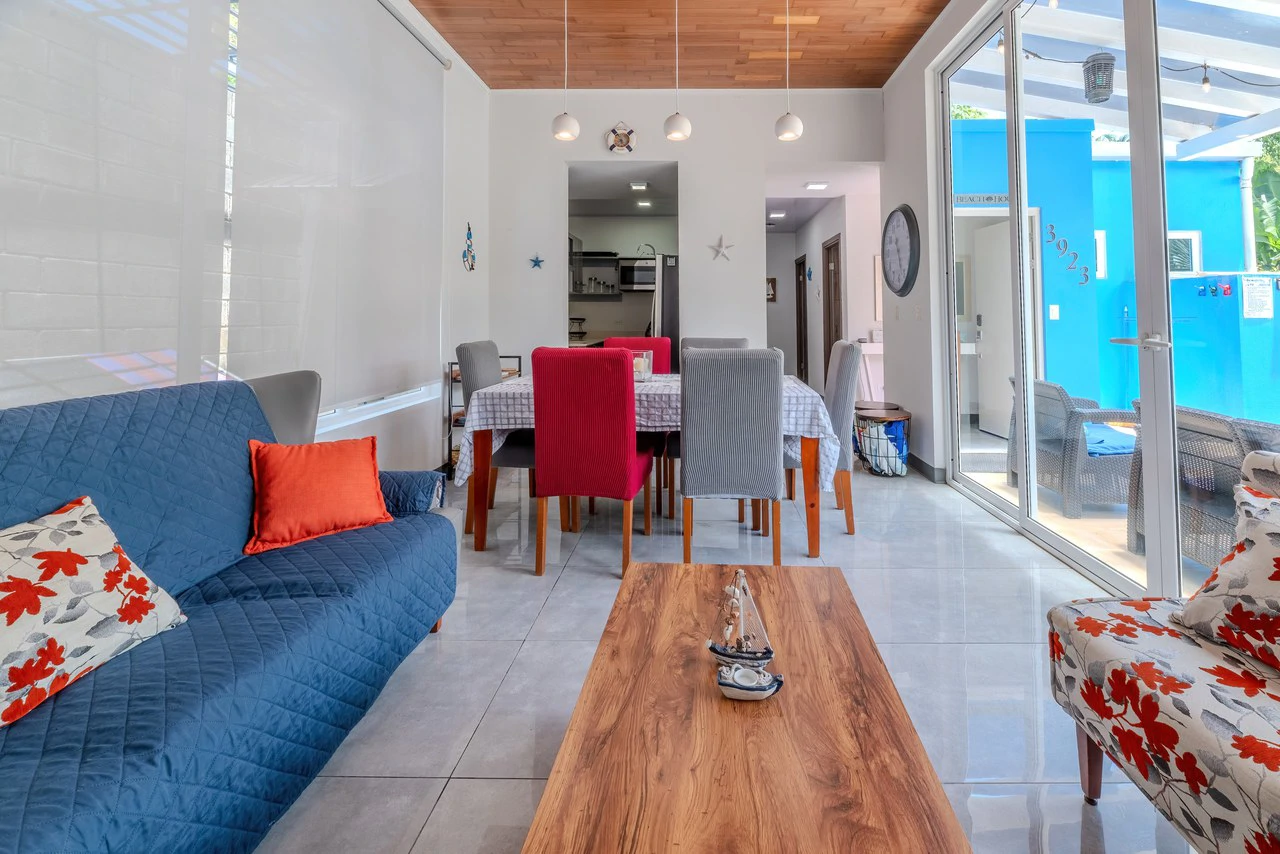 Playa Chamán Beach: Home for Sale – 3 Br, Pool, Walk to the Beach - Gallery image 18