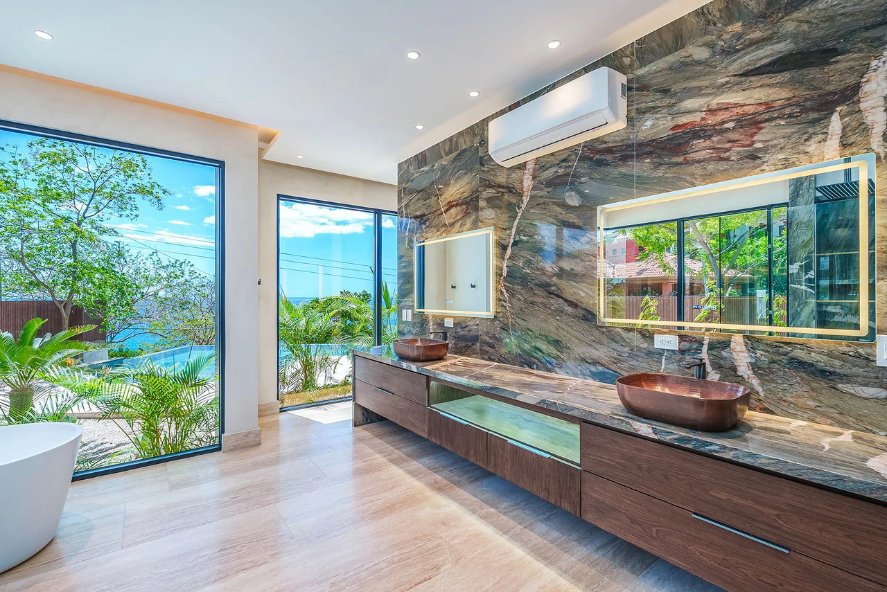 El Palacete Flamingo: 7BR Luxury Home with Vast Ocean Views - Gallery image 5