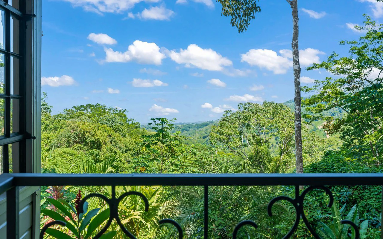 1.6 ACRES – 3 Bedroom Ocean And Mountain View Home With Pool, Public Road Frontage, ASADA Water, Room To Expand!!!! - Gallery image 16