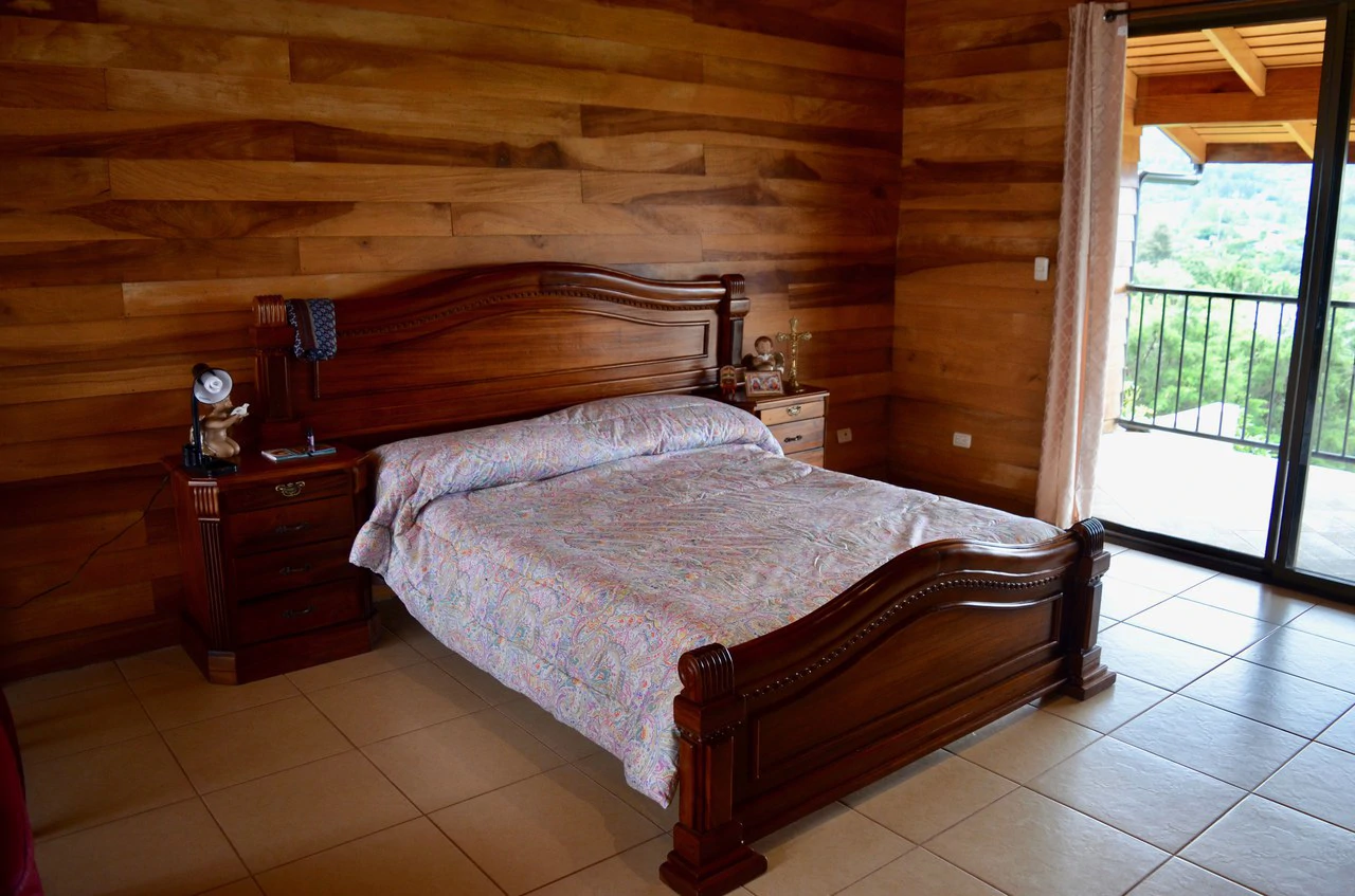 MOUNTAIN PROPERTY WITH VIEW AND 3 HOUSES - Gallery image 40