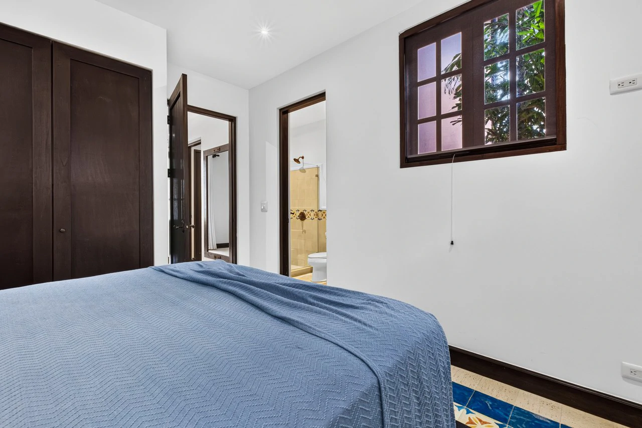 16 Avenida La Antigua: Renovated Turn- Key Living in the Heart of Las Catalinas - Gallery image 19