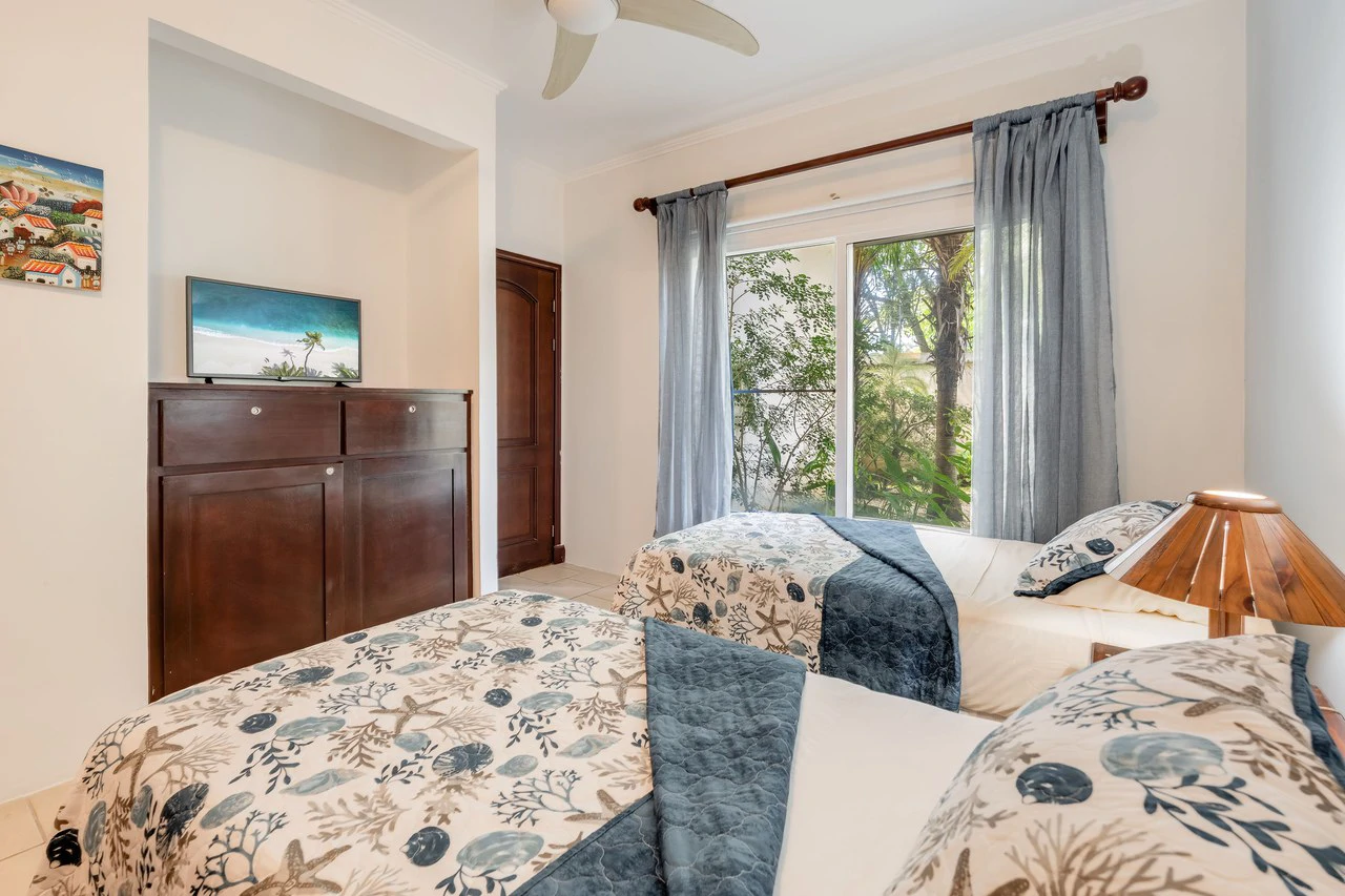 Surfside Tower 103: Live the Dream! Affordable Coastal Living  Walk to Playa Potrero Beach - Gallery image 13