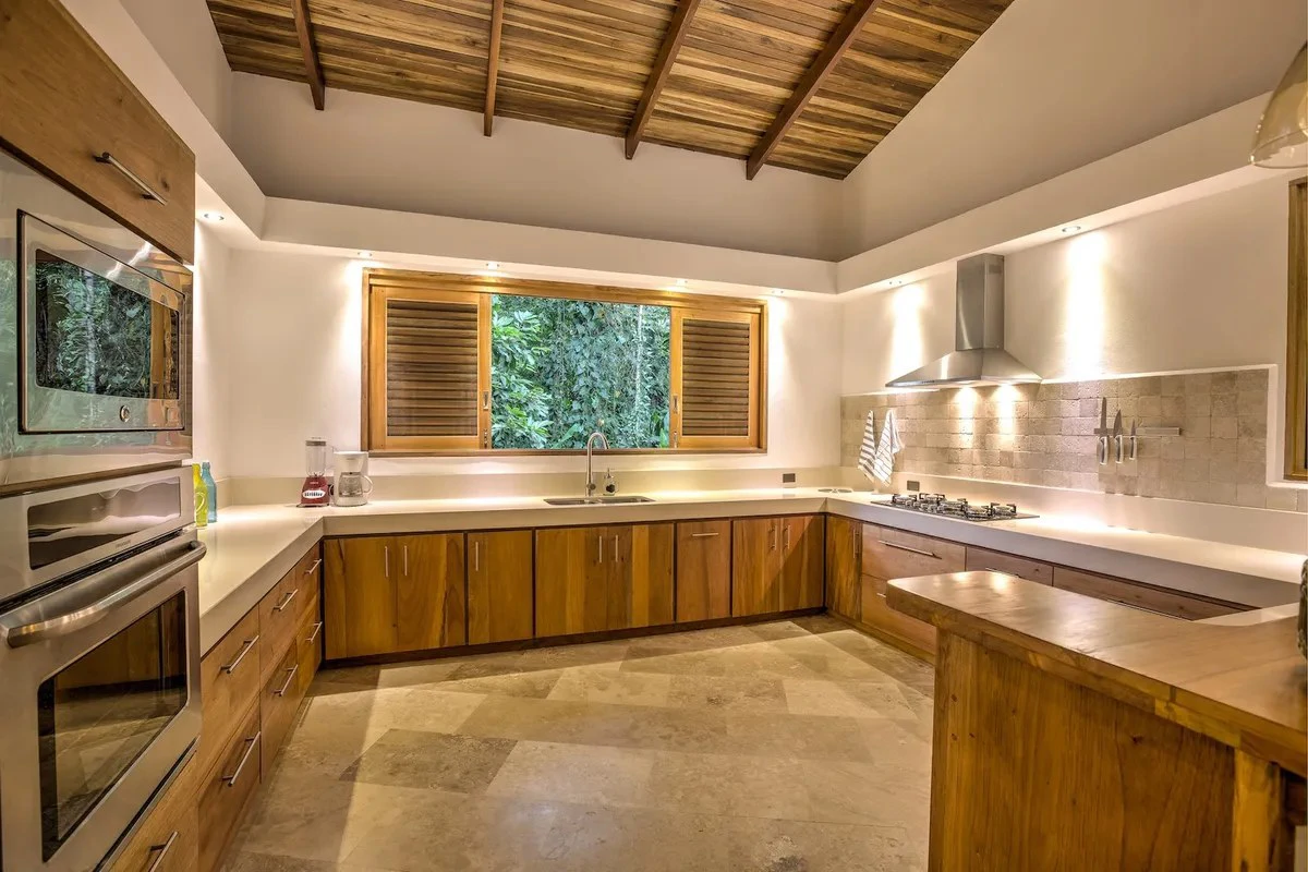 ID 1073: Villa Cabu - Luxury Airbnb Rental with Pool in Playa Chiquita - Gallery image 5
