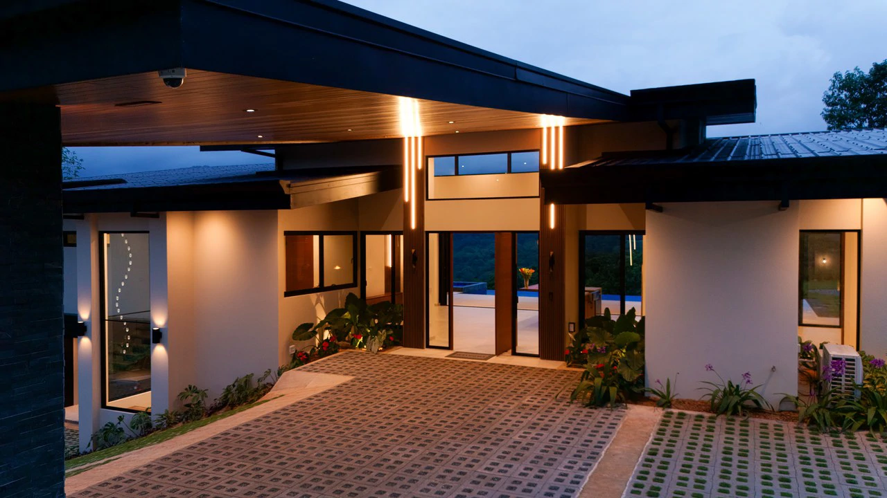 Luxury Modern Tropical Estate in Playa Dominical - Gallery image 10