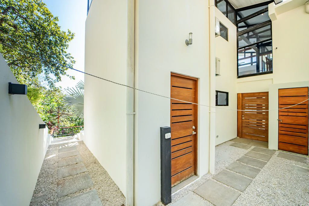 Casa Que Pasa: Exquisite Contemporary Hillside Home in a 1.6-acre Property Overlooking The Pacific Ocean - Enjoy Coastal Living in a Prime Location - Gallery image 31