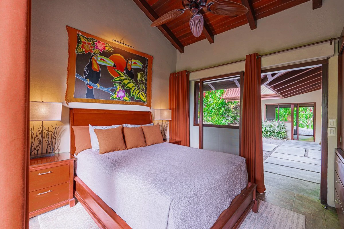 4.6 ACRES – 4 Bedroom Ultra-Private Oceanview Luxury Estate Surrounded by Rainforest!!! - Gallery image 9