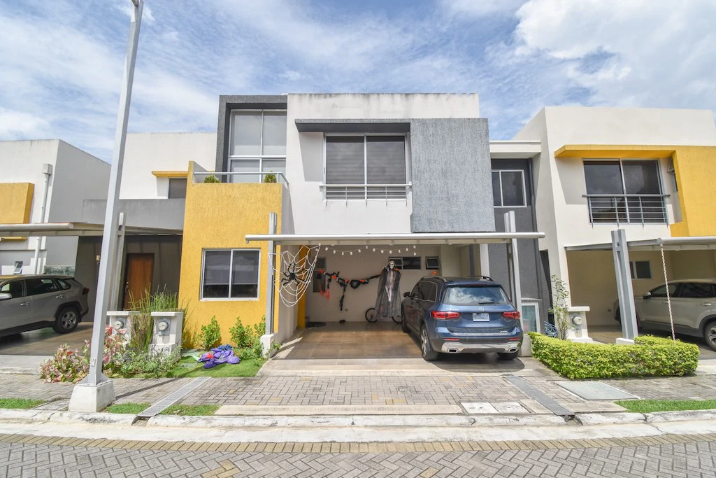 House For Sale in Rio Oro