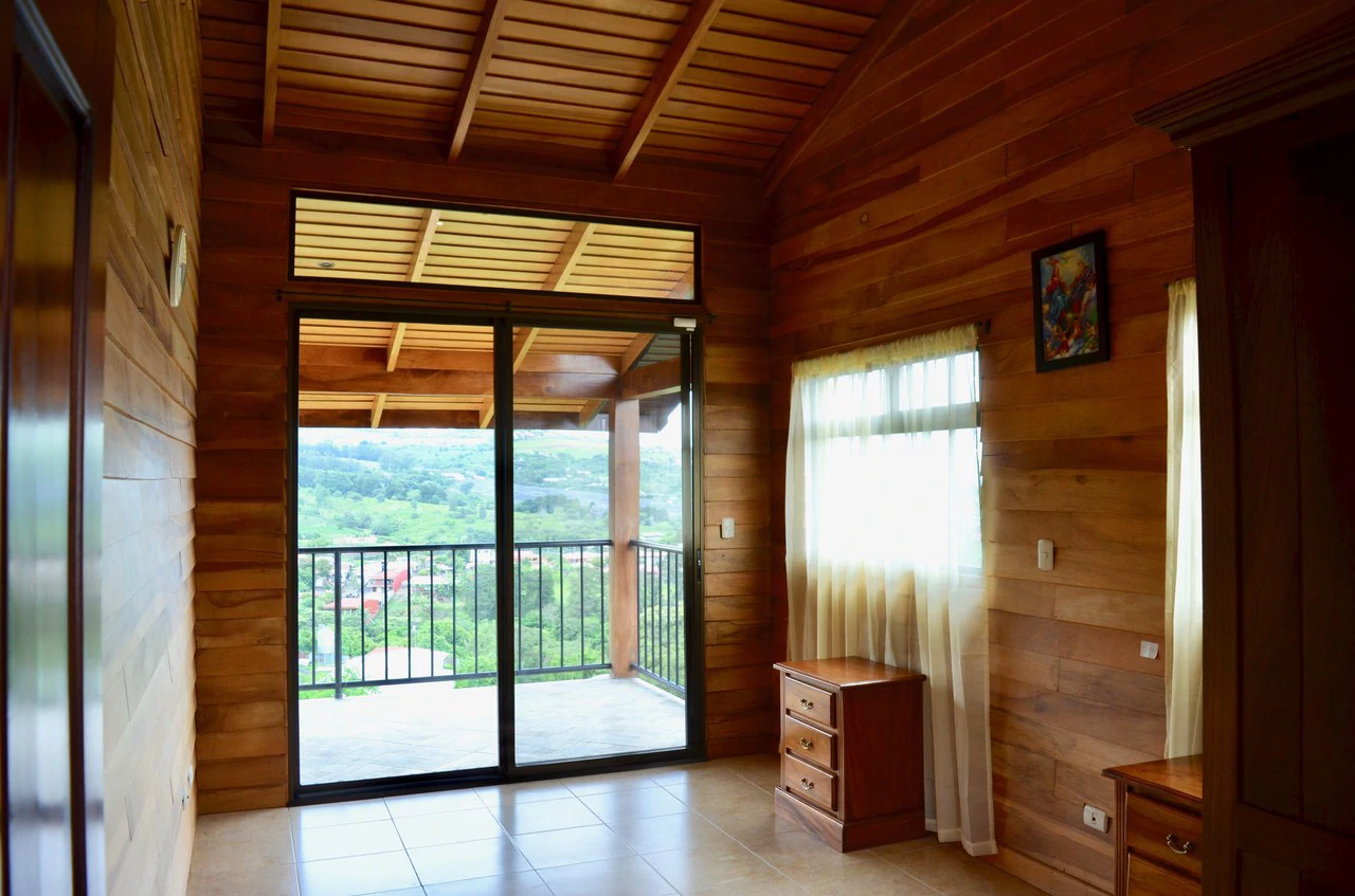 MOUNTAIN PROPERTY WITH VIEW AND 3 HOUSES - Gallery image 35