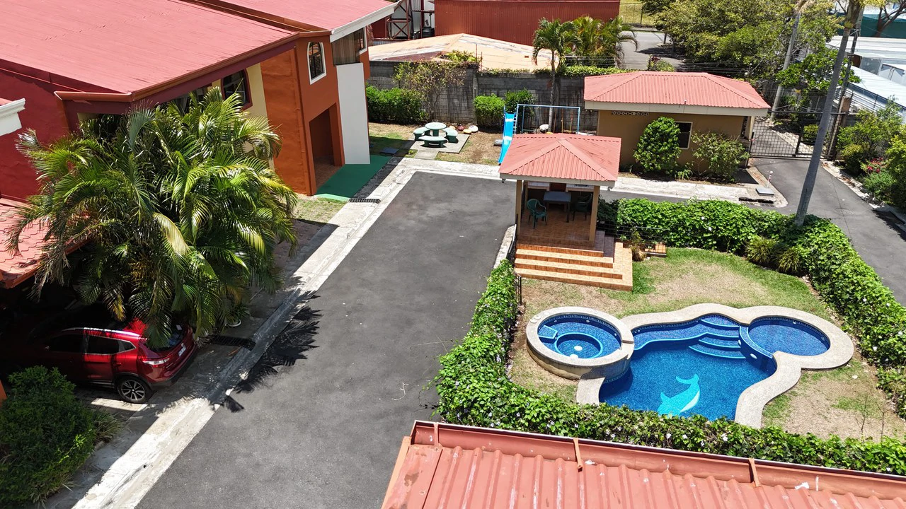 House For Sale in Llorente - Gallery image 2