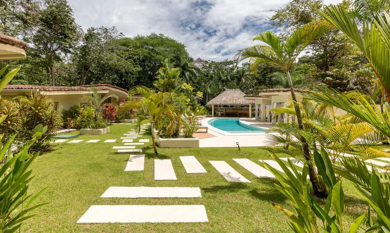 VILLA #1: Live or invest in a property that has it all: the perfect harmony between luxury and nature - Gallery image 17