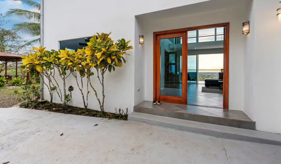 Casa Sol: Exceptionally Private Home with Panoramic Ocean, Mountain & Sunset Views - Gallery image 27