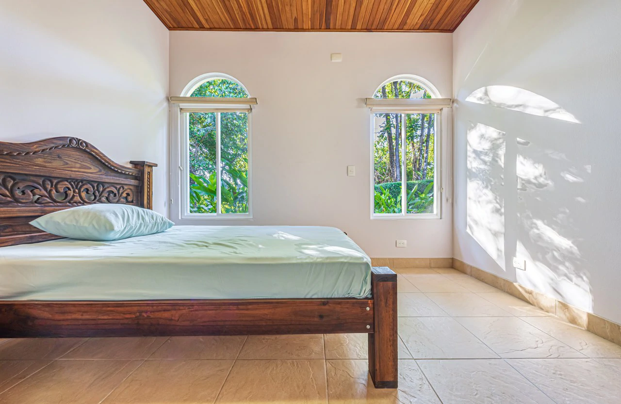 Elegant 3 Bedroom + Office Jungle Home in Puesta Del Sol, Ojochal - Gallery image 10