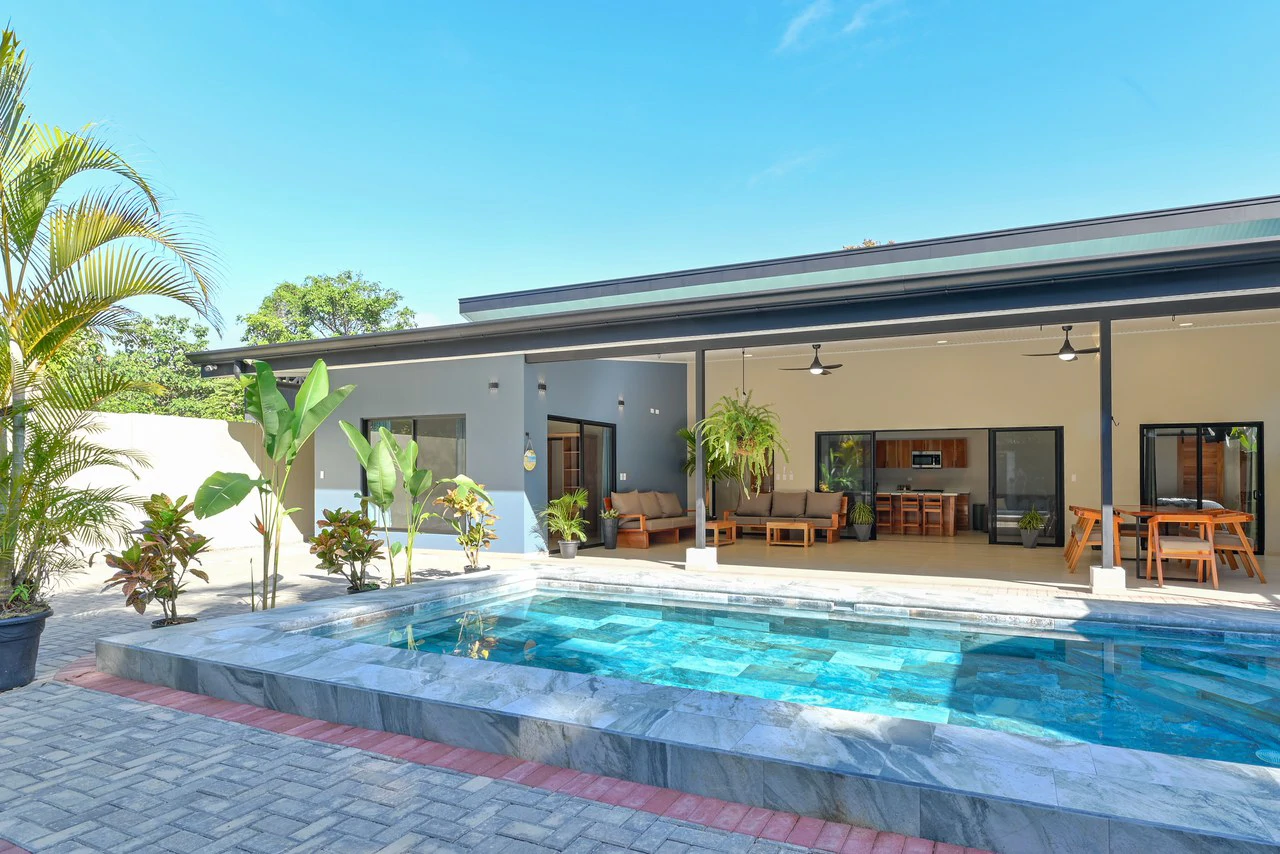 Modern Coastal Luxury: New 3-Bedroom Home Steps from South Pacific Beach: Near the Coast House For Sale in Uvita - Gallery image 2