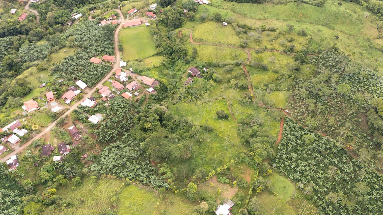 Se vende 6acres en San Antonio de Rivas, Pérez Zeledón: Countryside Home Construction Site For Sale in San Isidro del General - Gallery image 2