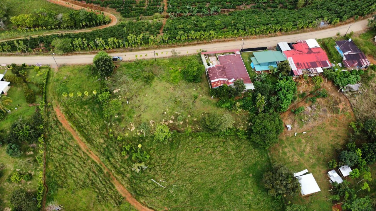PROPIEDAD EN VENTA, UBICADA EN SANTA ELENA, PEREZ ZELEDON: Mountain Home Construction Site For Sale in Cajón