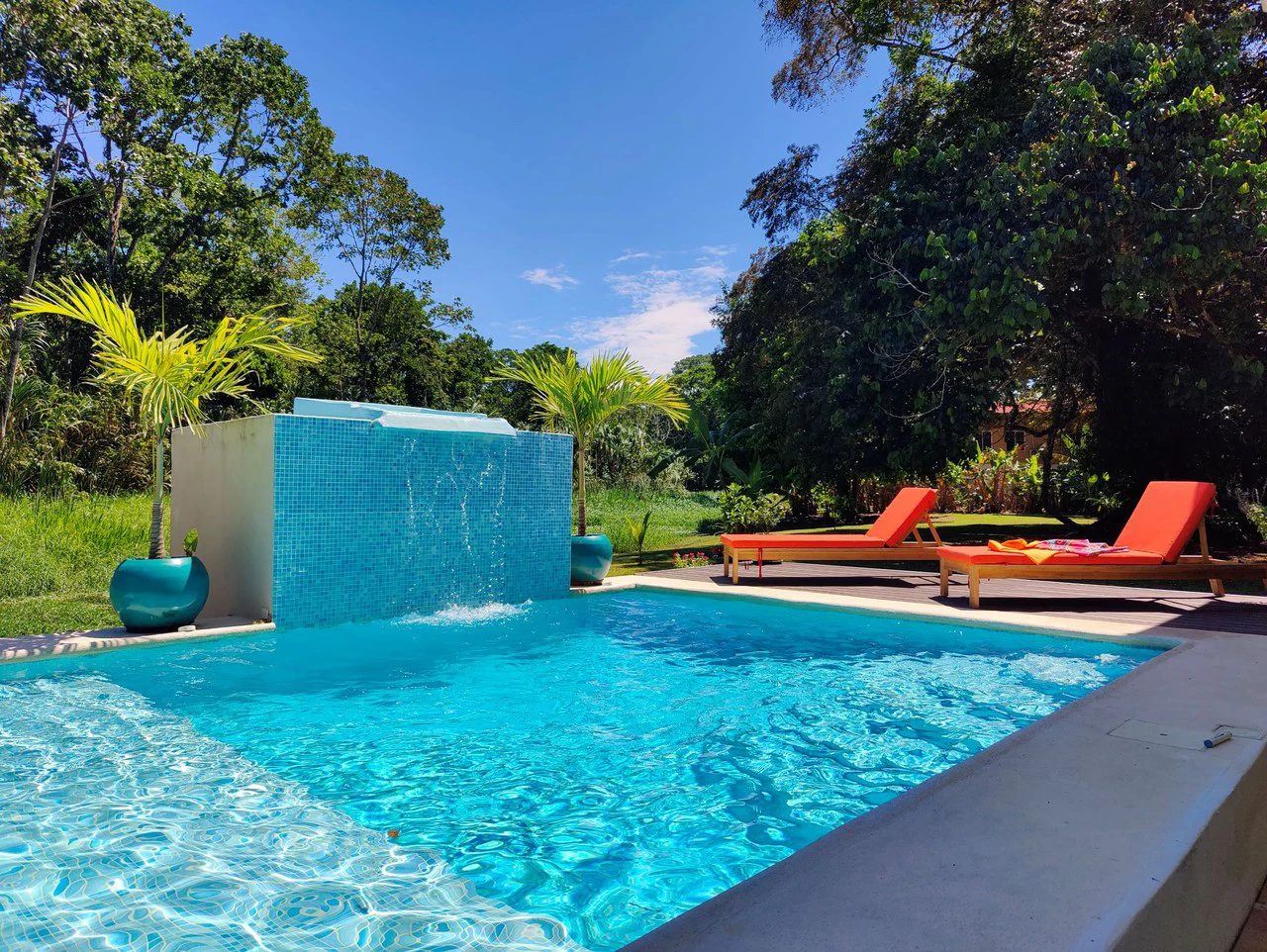 Penshurt Riverside Oasis: Stunning Riverside Property with 2-Bedroom Home and Additional Apartment - Gallery image 2