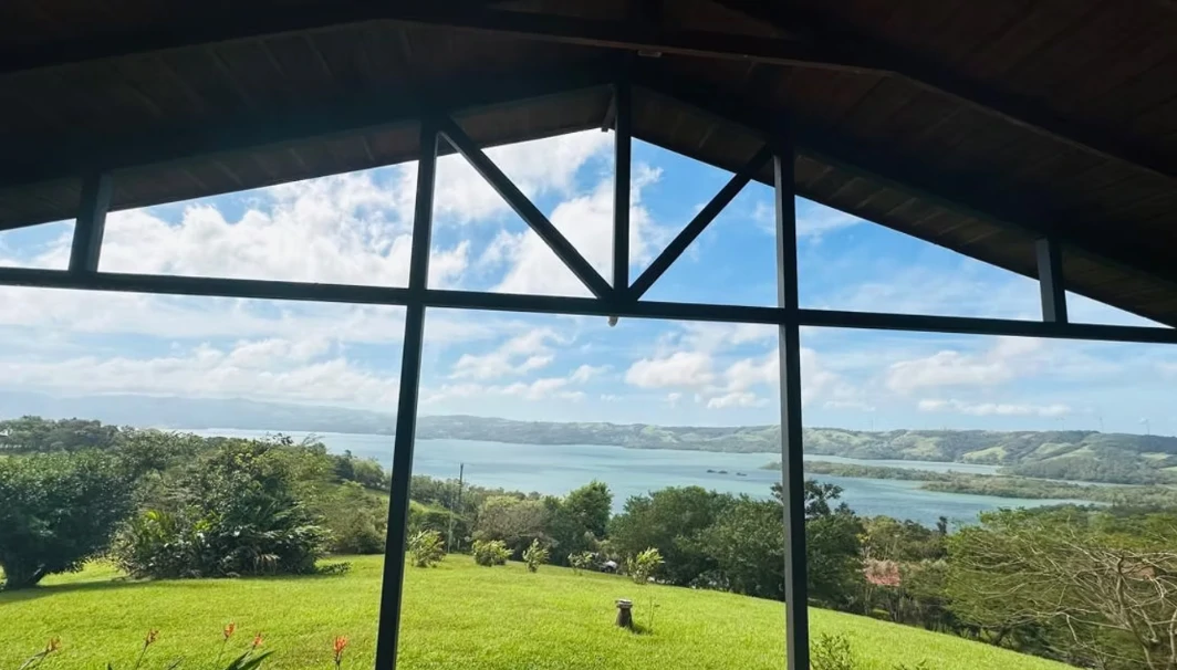 Pura Vida Costa Rica: Lake and Volcano view home, Garage and Guest Apartment - Gallery image 9