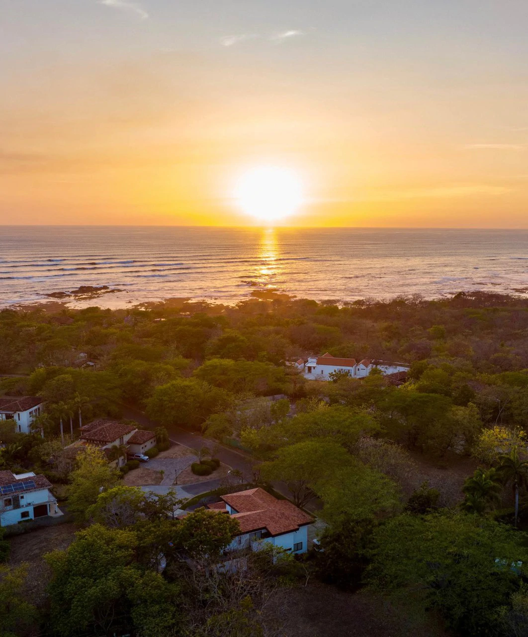 Casa La Ola Perfecta: Luxury 5-Bedroom Home with Pool Near the Beach in Hacienda Pinilla - Gallery image 38
