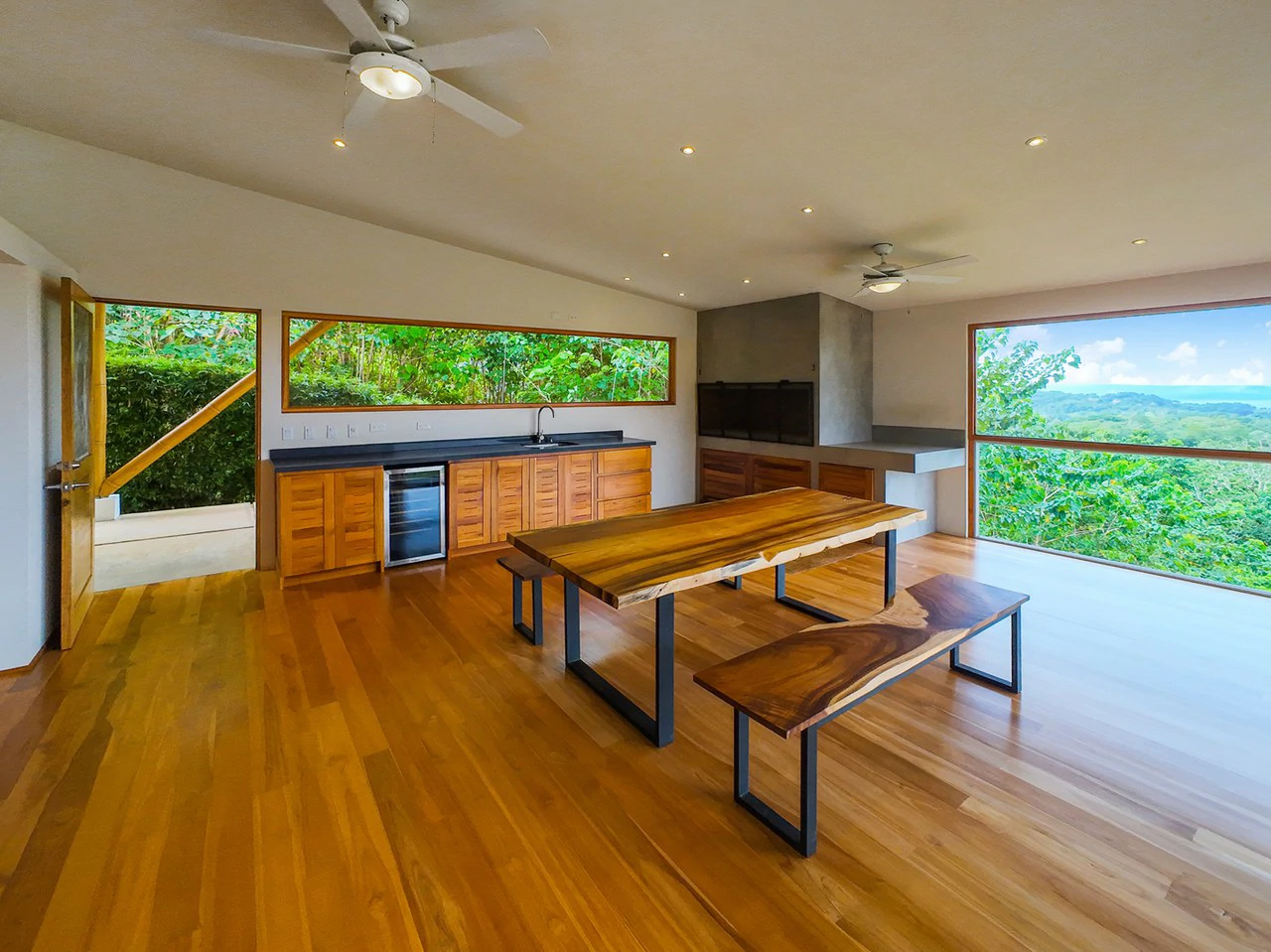 Mar Mystique Haven: Your Dream Home with Stunning Ocean Views - Gallery image 11