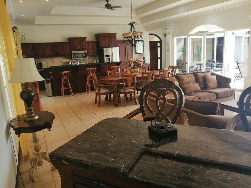 Amazing Casa Grande: Enormous Home with Pool near the Beach in a highly sought after Community! - Gallery image 13