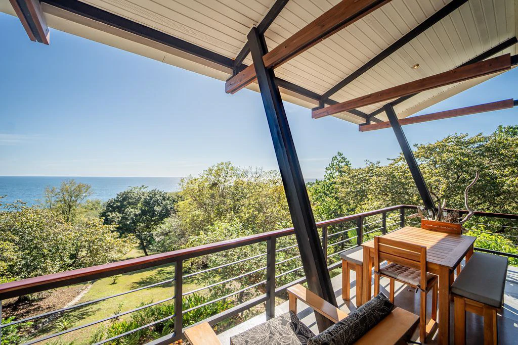Casa Que Pasa: Exquisite Contemporary Hillside Home in a 1.6-acre Property Overlooking The Pacific Ocean - Enjoy Coastal Living in a Prime Location - Gallery image 21
