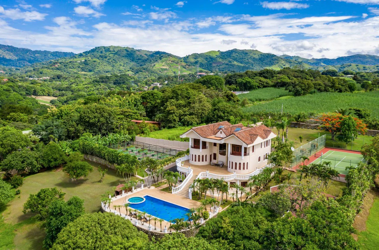 ID 3902:: Breathtaking Mountain View - Home for Sale - Gallery image 21