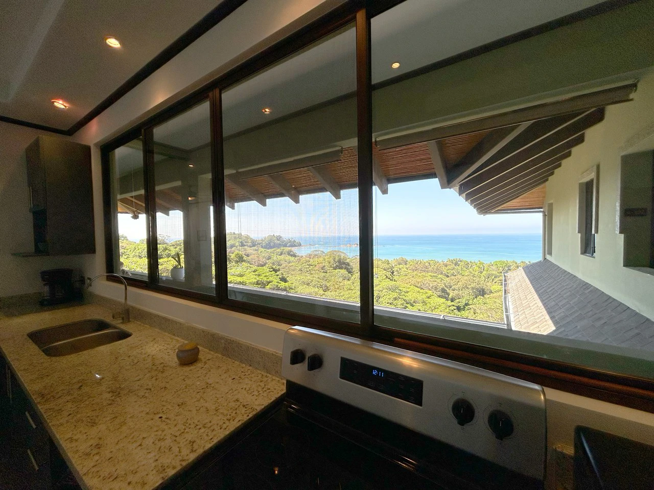 Marisol 1 Bedroom Condo with Million Dollar Ocean Views!!: Mountain Property For Sale in Dominicalito - Gallery image 7