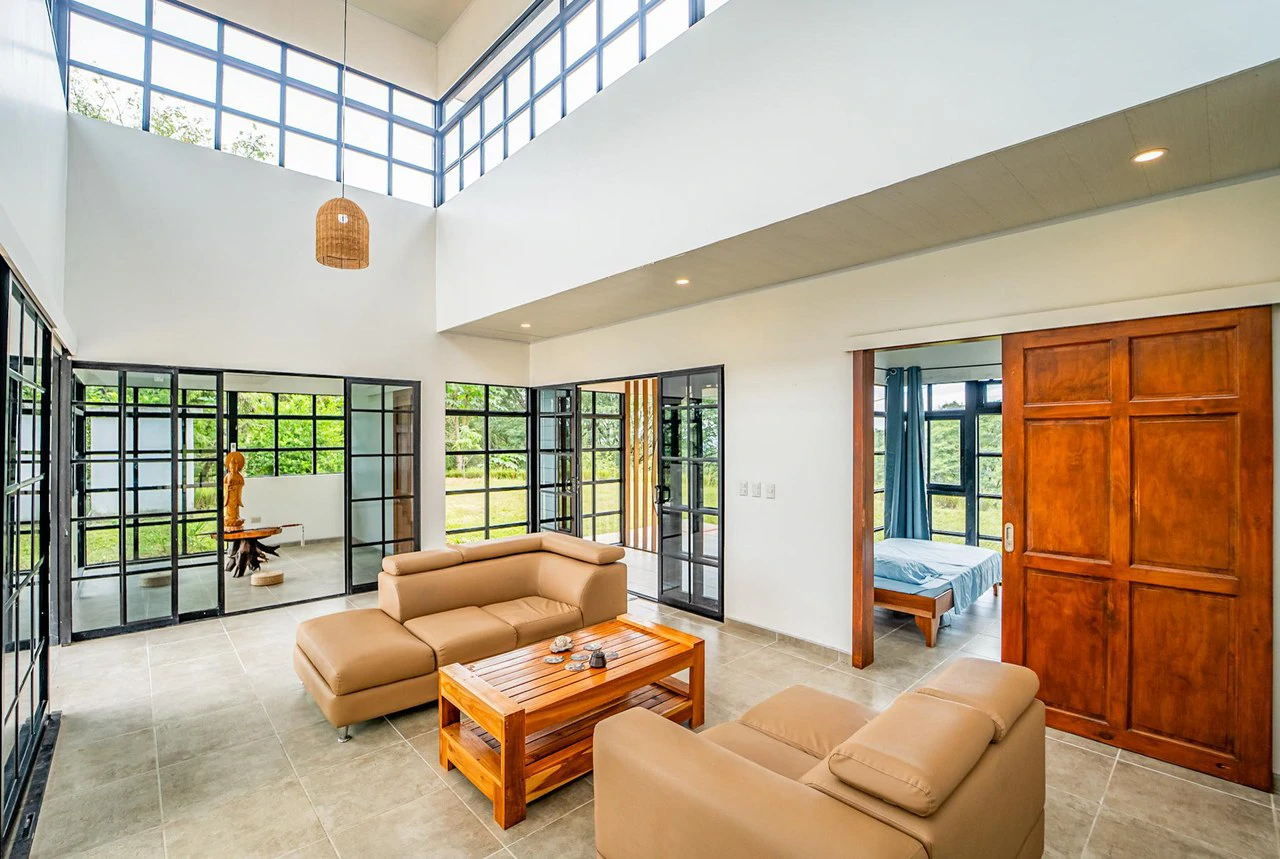 Casa Bhally: Ocean/Mountain View Hill Top Indonesian 4Bed 3Bath Retreat Home - Gallery image 9